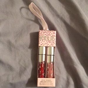 NIB Kylie Cosmetics Ornament w/ Mary Jo K &Charm